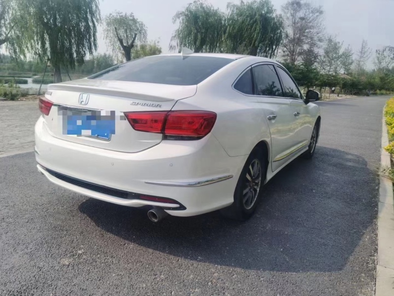 青岛16年本田思铂睿5