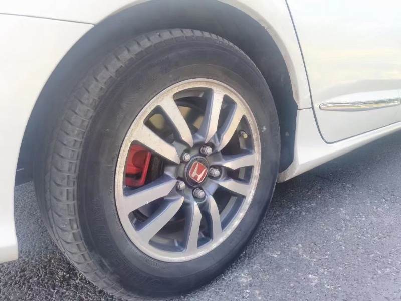 青岛16年本田思铂睿4