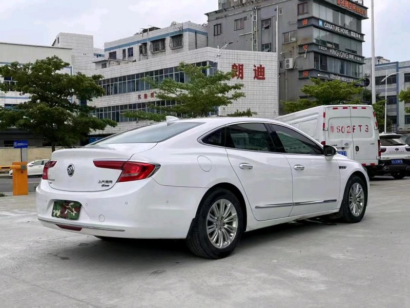 东莞17年别克君越8