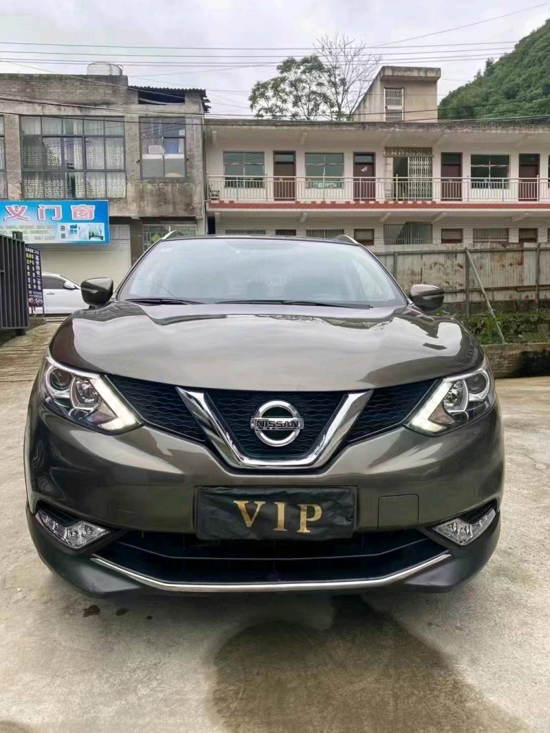 黔西南18年日產逍客1