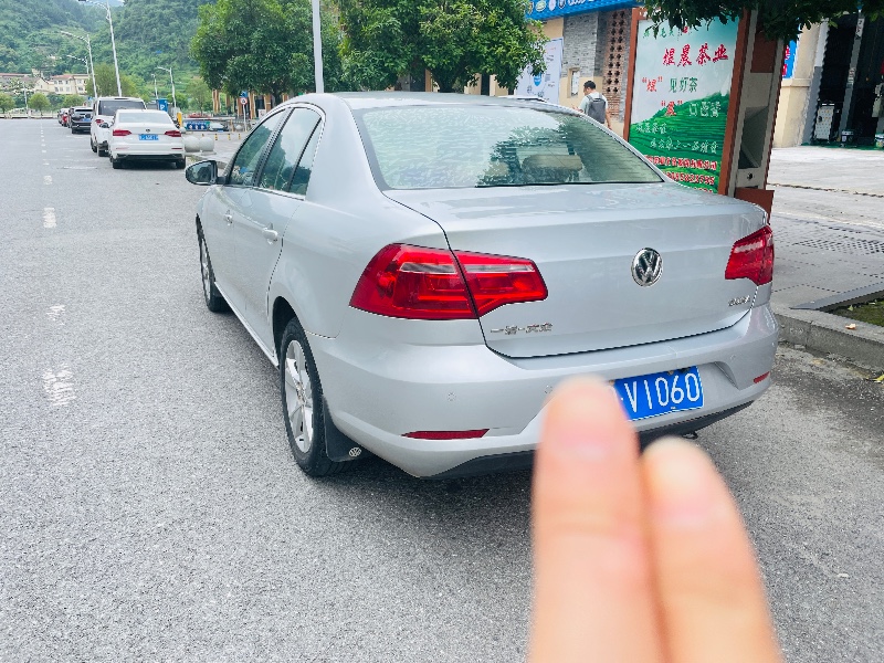 黔南15年大眾寶來4