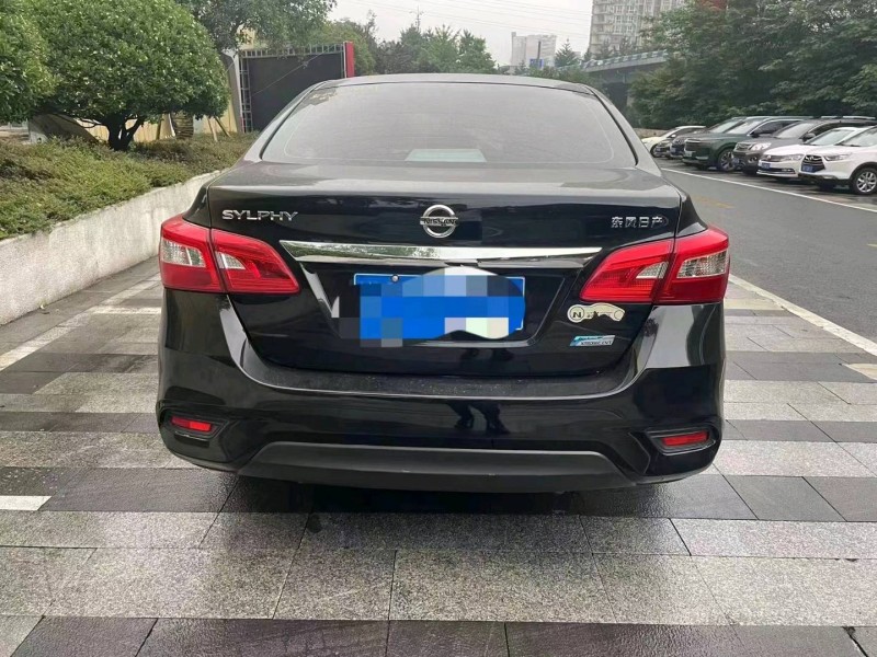 重慶18年日產軒逸2