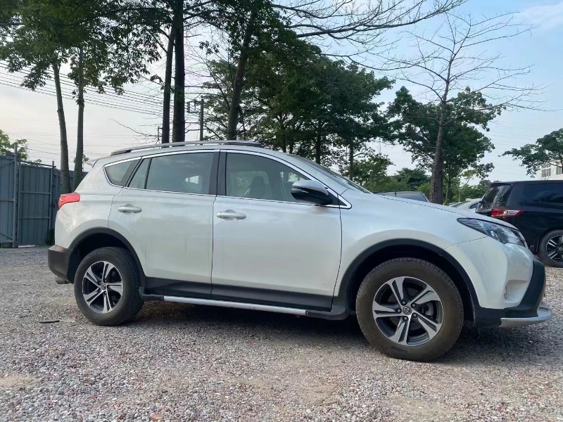 廣州16年豐田RAV47