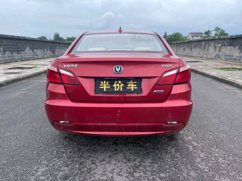 重慶16年長安汽車逸動2