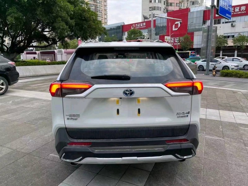 嘉興22年豐田RAV4榮放5