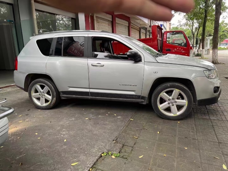 重慶12年Jeep指南者2