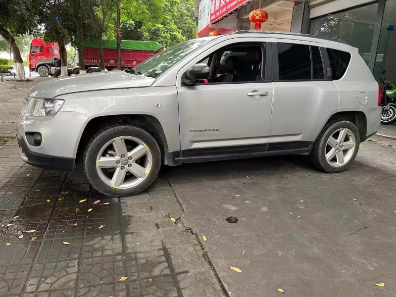 重慶12年Jeep指南者3