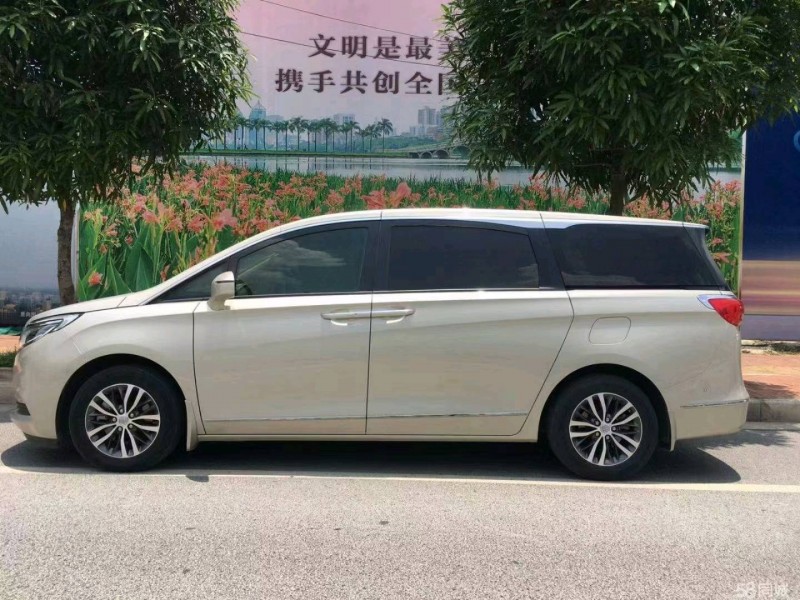 防城港17年別克GL83