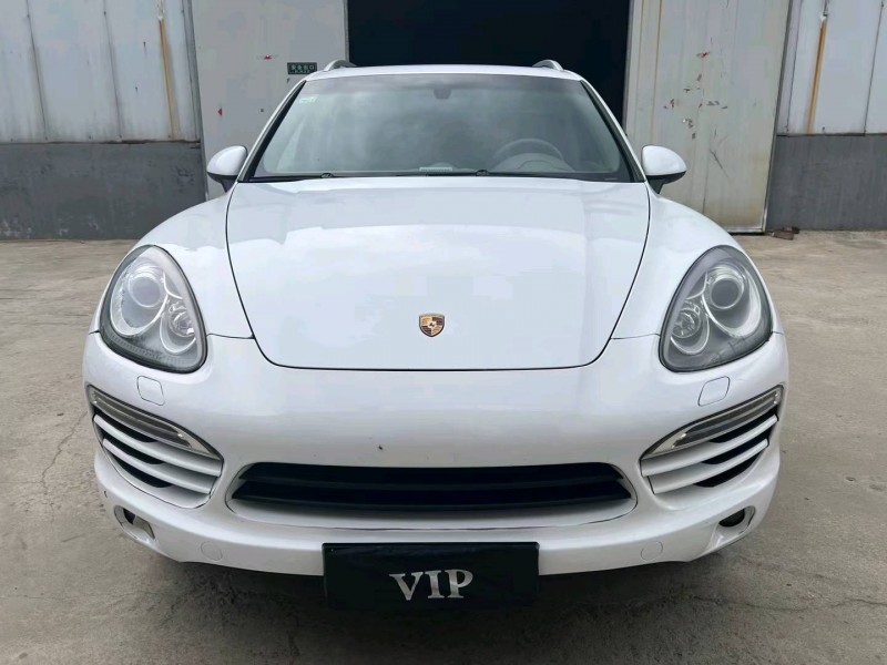 济宁13年保时捷卡宴1