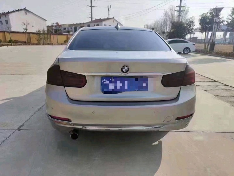 北京12年宝马3系9