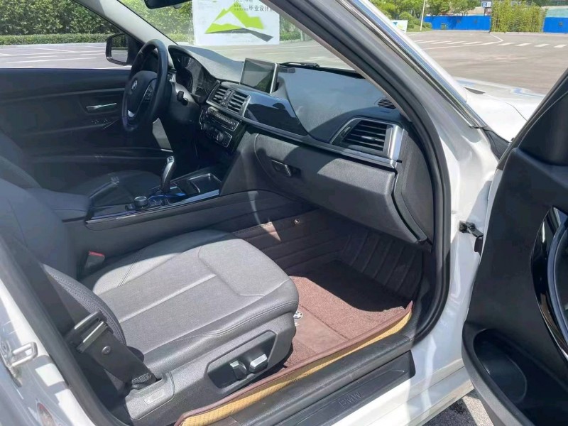 北京17年宝马3系4