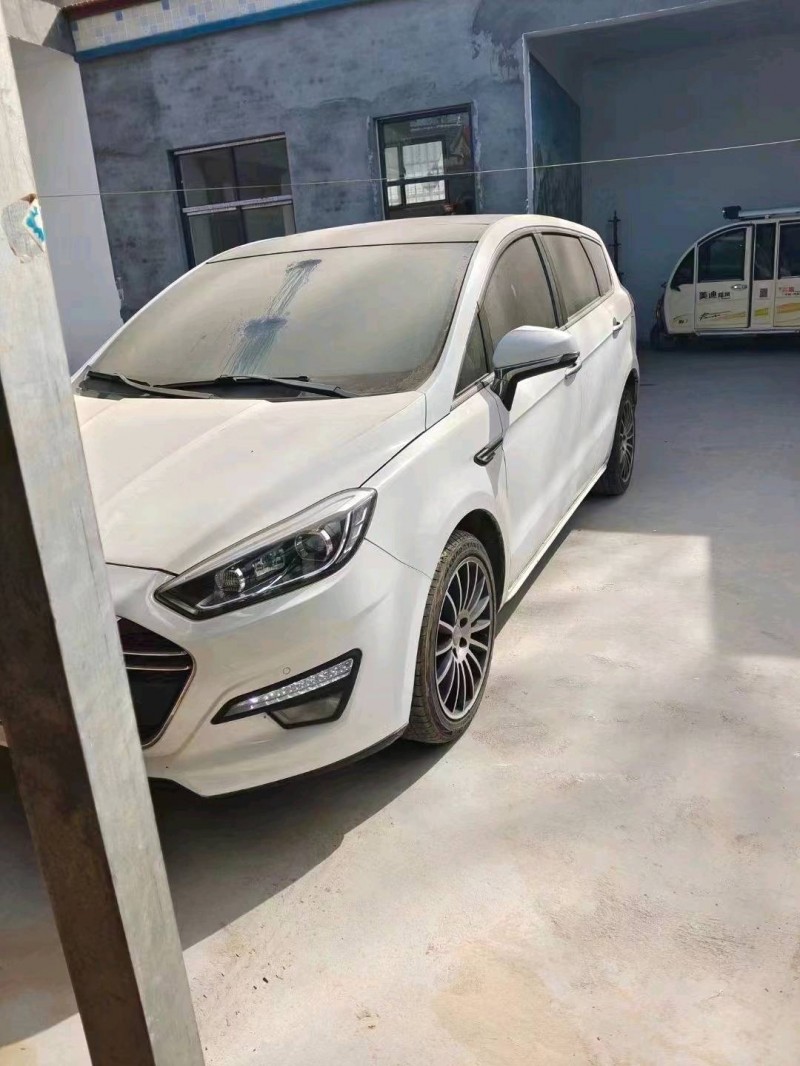 北京19年力帆汽车轩朗2