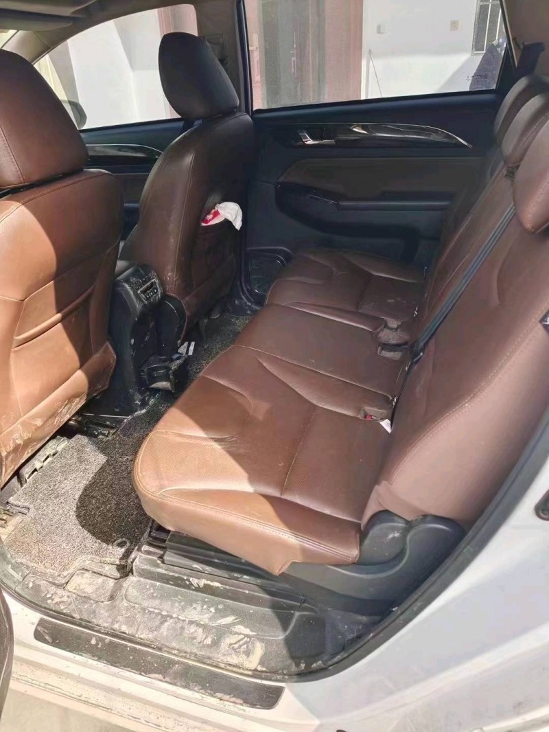 北京19年力帆汽车轩朗6