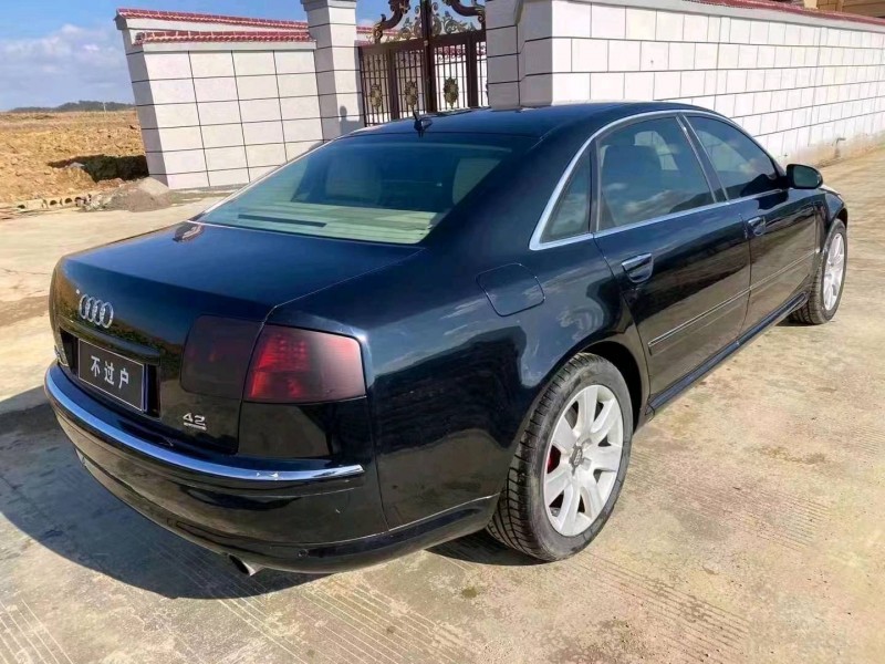 麗江07年奧迪A8L7
