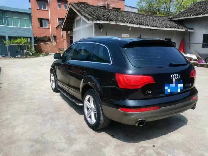 麗江14年奧迪Q74