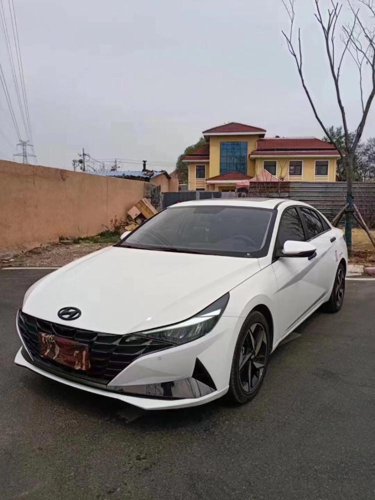 青岛21年现代伊兰特4