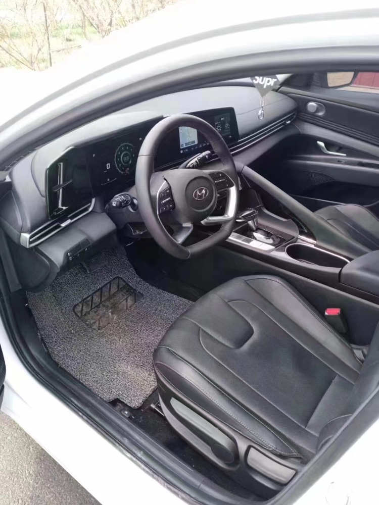 青岛21年现代伊兰特3