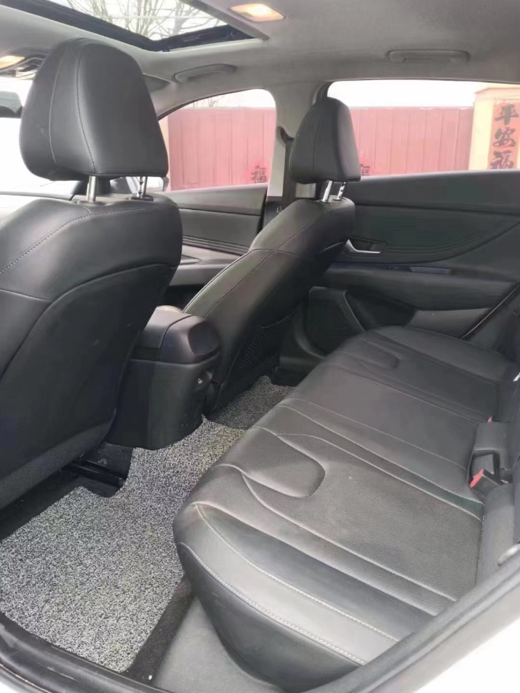 青岛21年现代伊兰特7