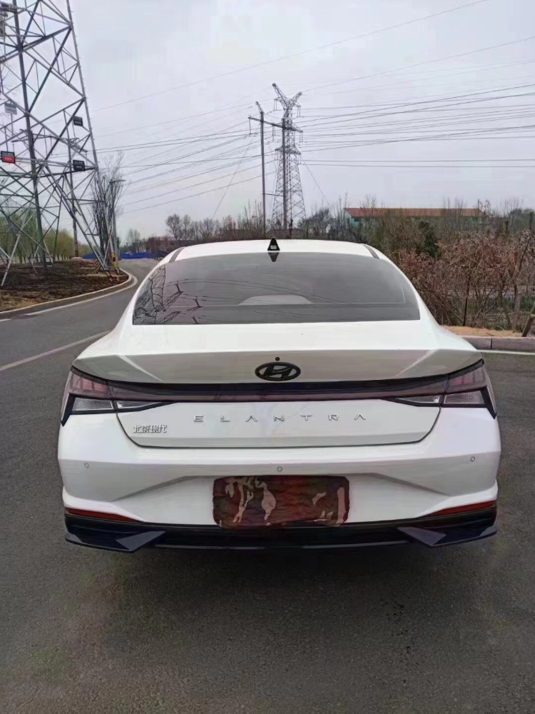 青岛21年现代伊兰特8