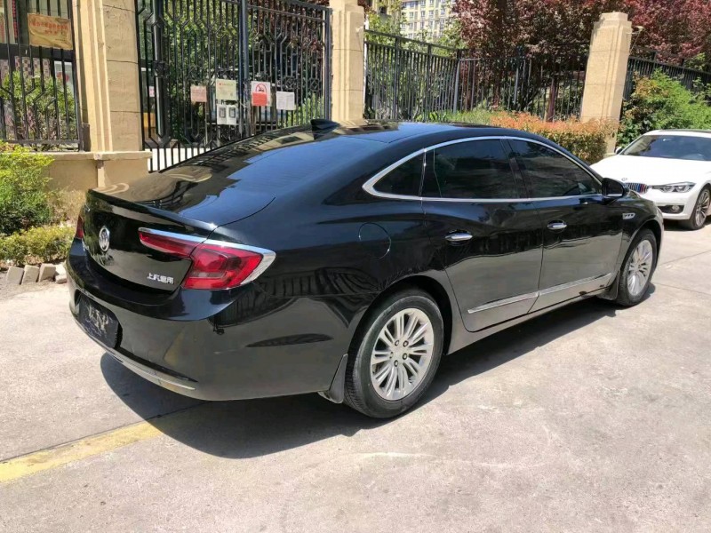 烟台18年别克君越6