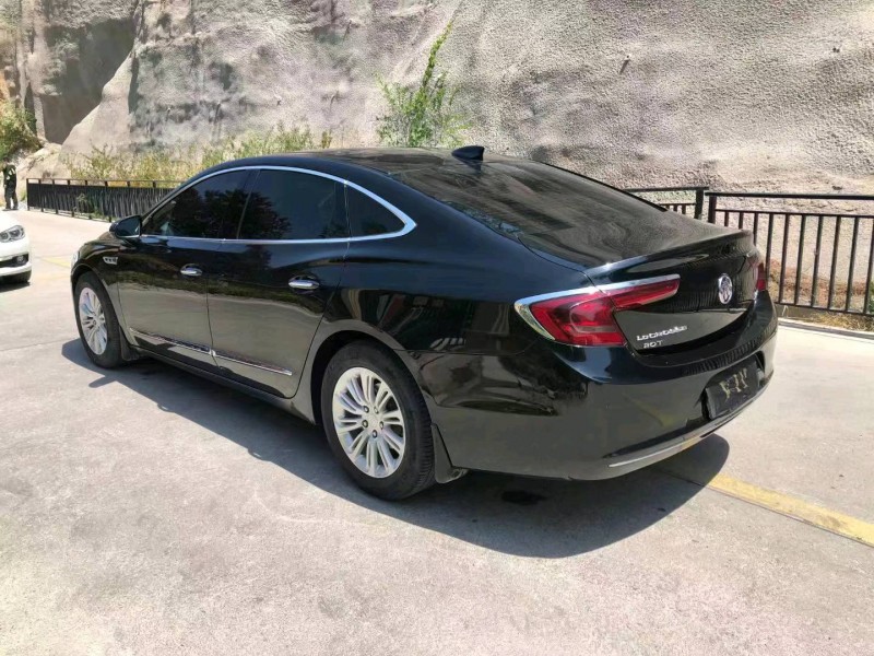 烟台18年别克君越3