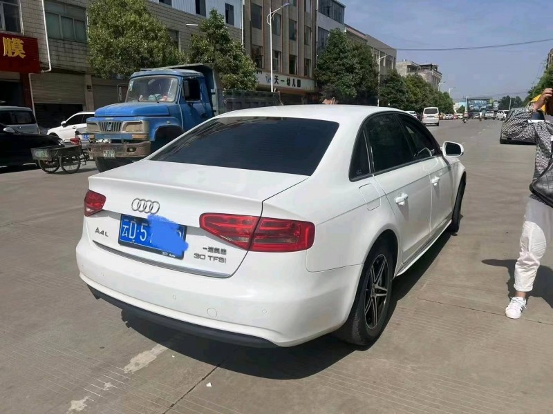昭通13年奧迪A4L6