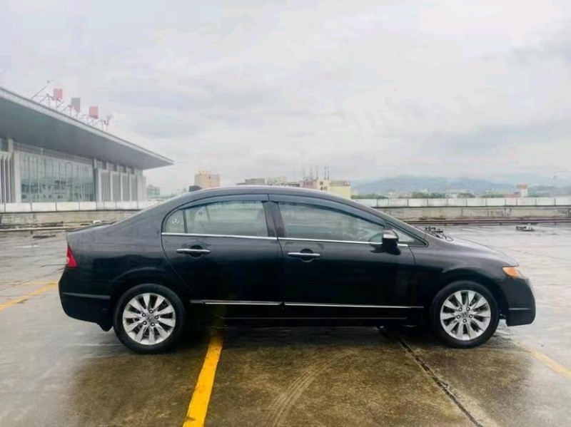 东莞09年本田思域3