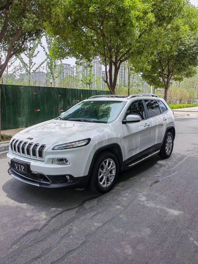 淮北18年Jeep自由光2