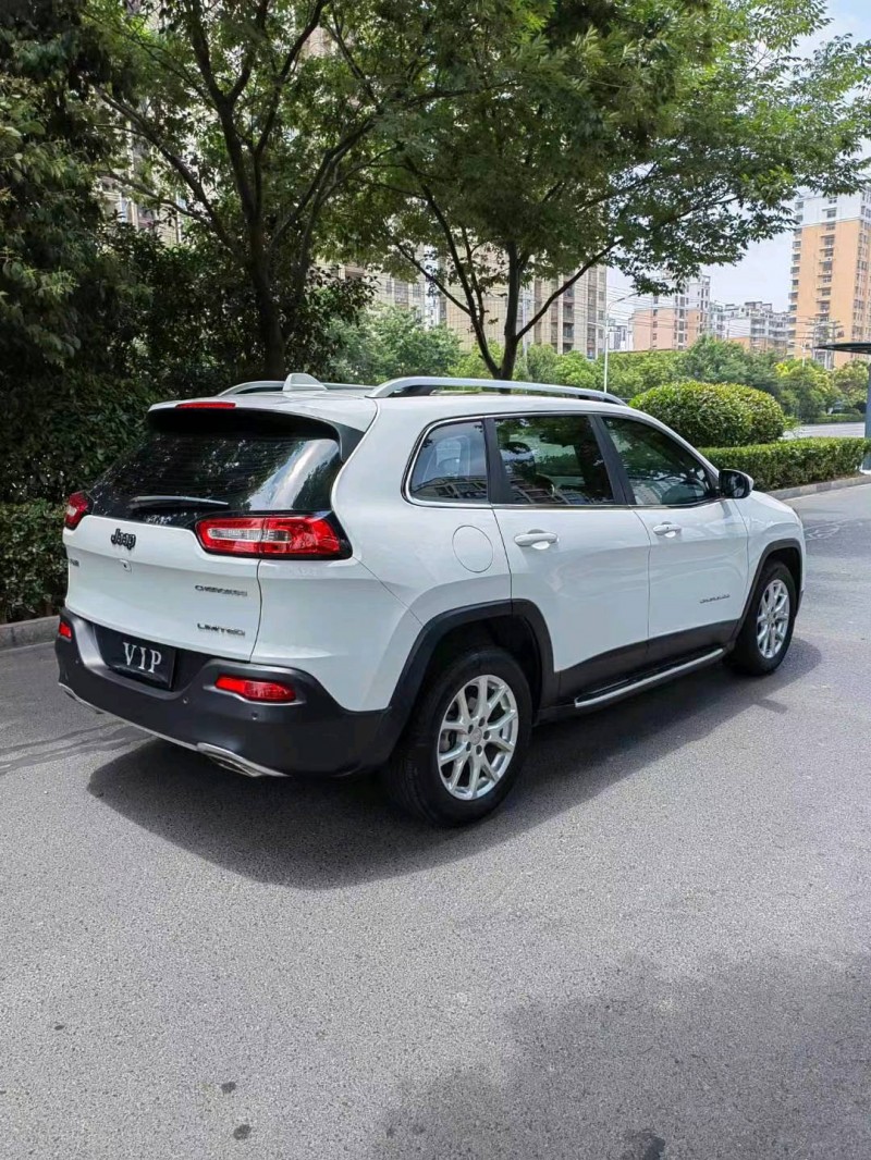 淮北18年Jeep自由光4
