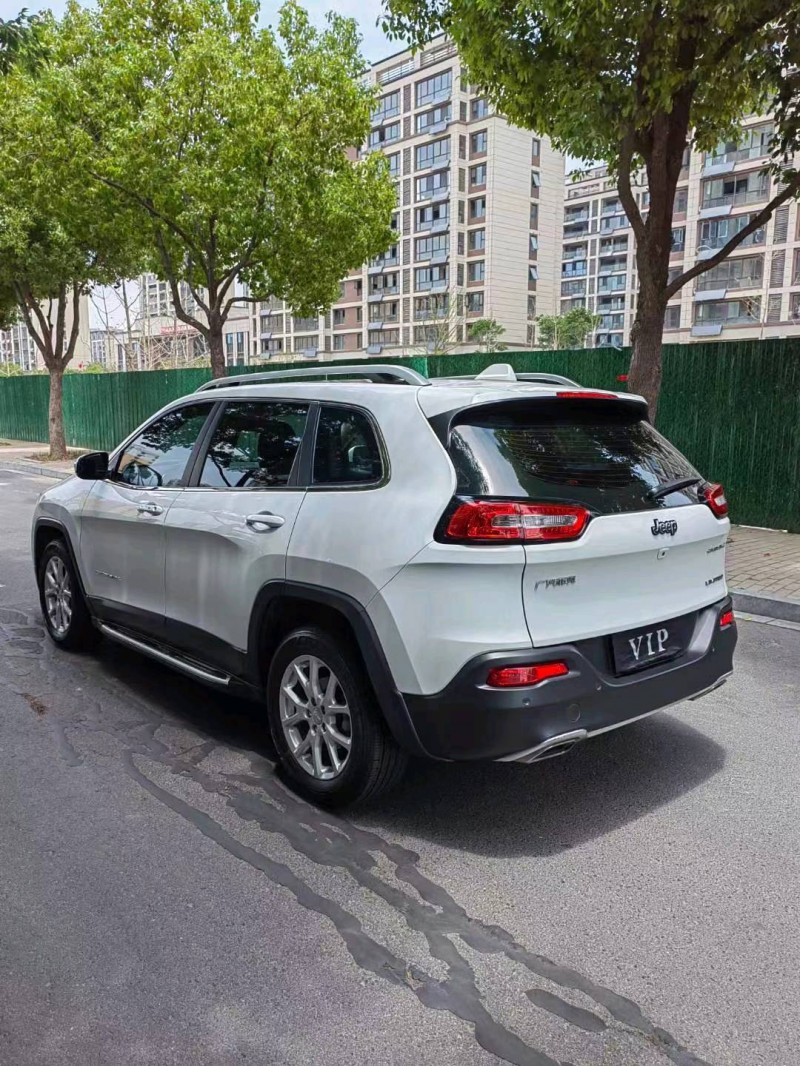 淮北18年Jeep自由光6