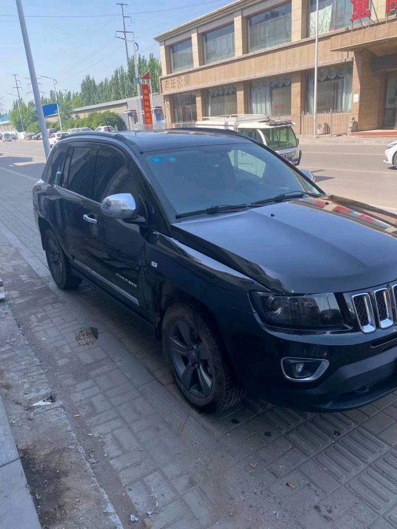 呂梁15年Jeep指南者2