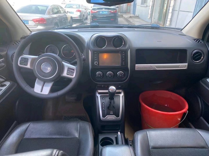 呂梁15年Jeep指南者5