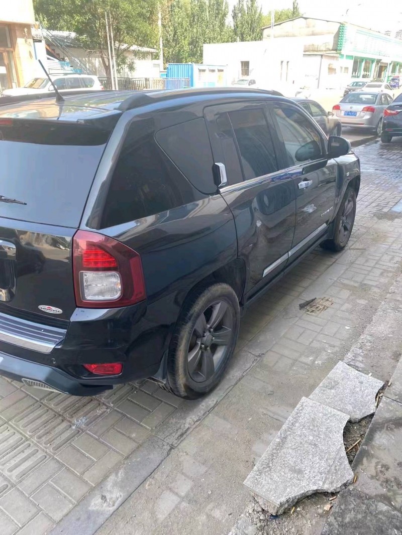 呂梁15年Jeep指南者7
