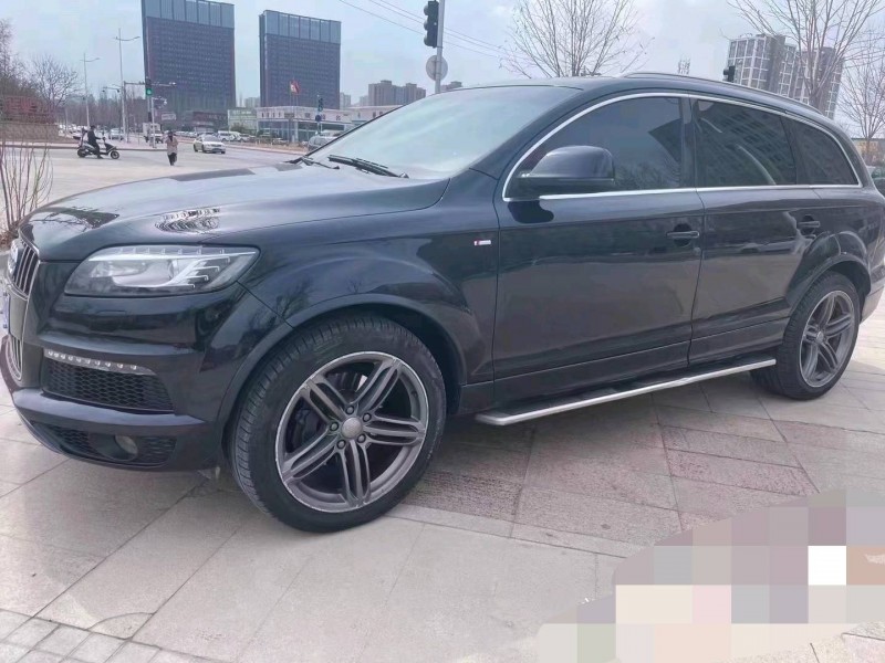 延安13年奧迪Q78