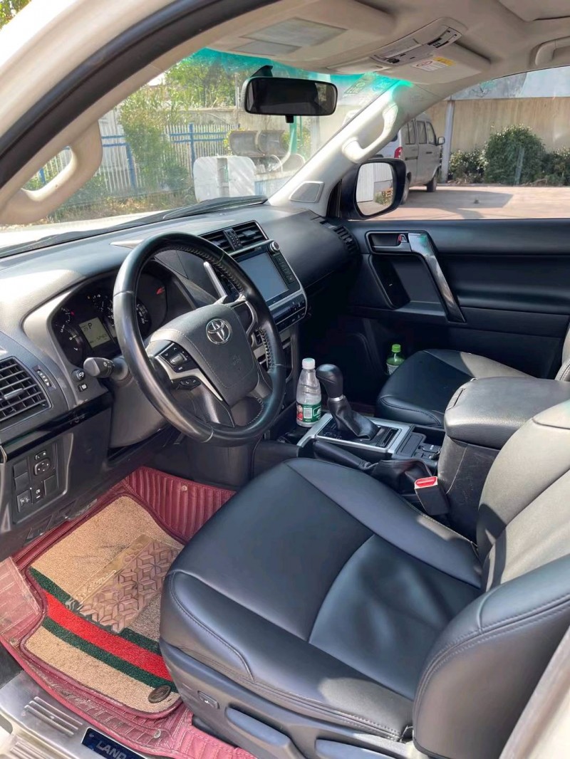 徐州19年丰田普拉多7