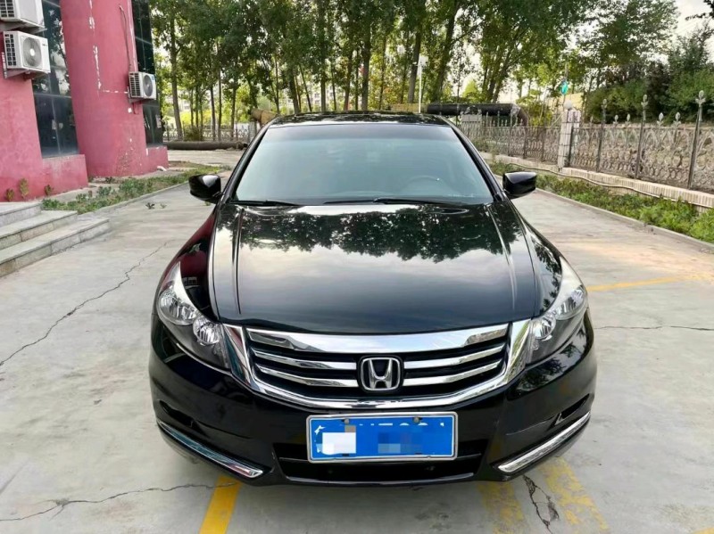 烟台13年本田雅阁1