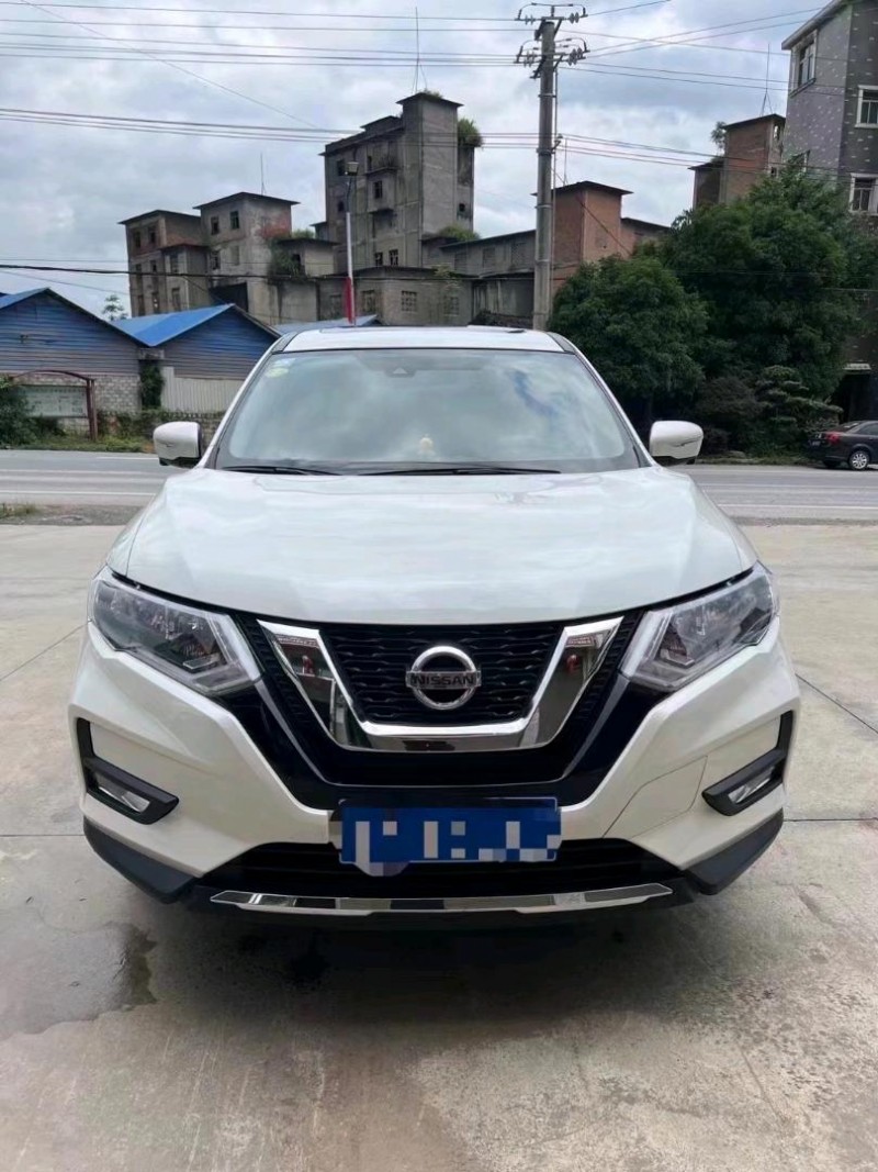 岳陽20年日產奇駿1