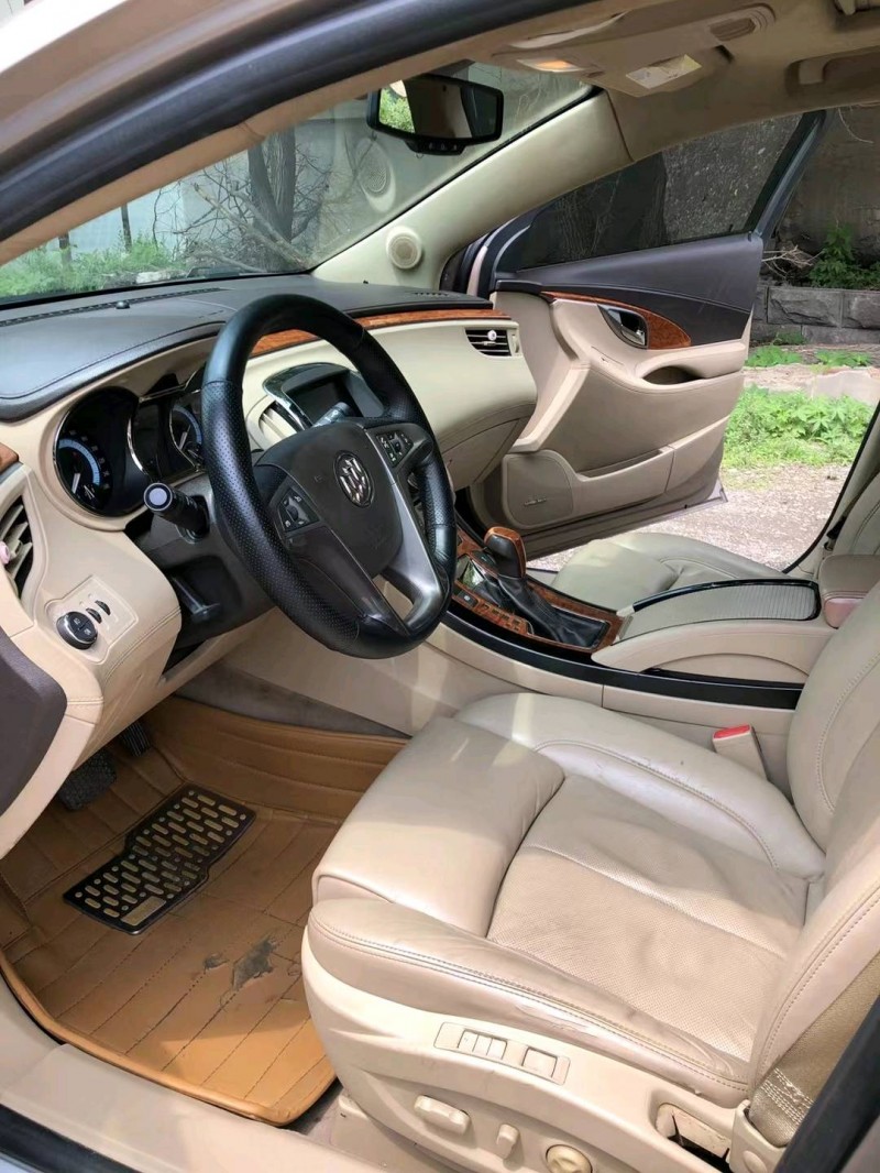 沈阳10年别克君越8