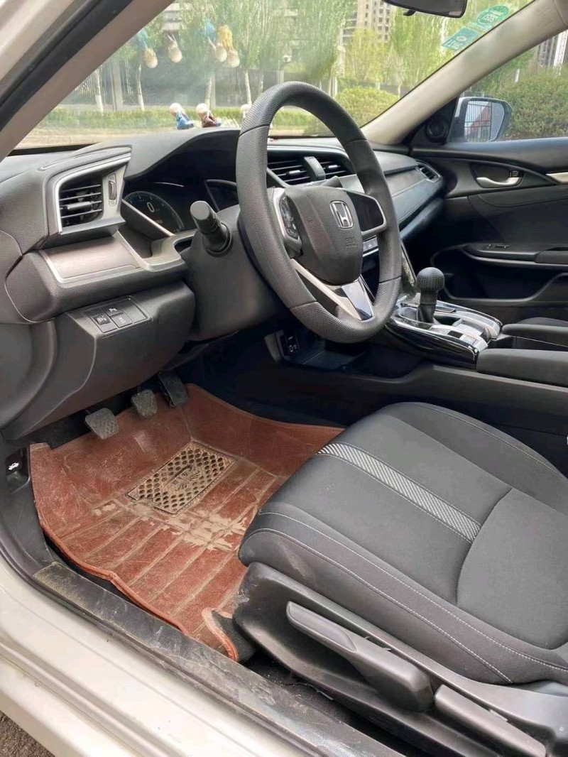 沈阳17年本田思域8