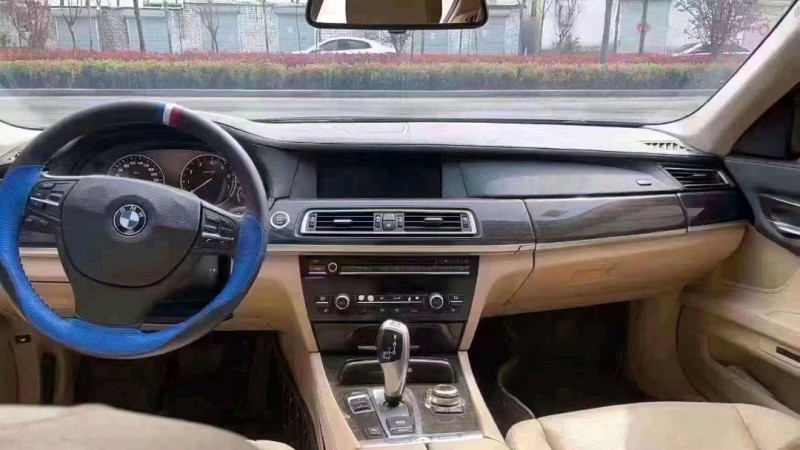 北京11年宝马7系6
