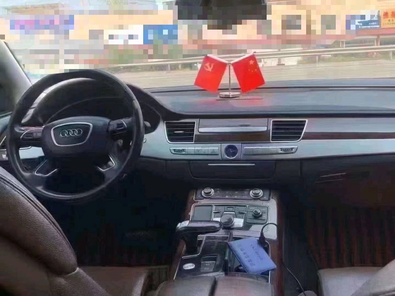 北京12年奥迪A8L5