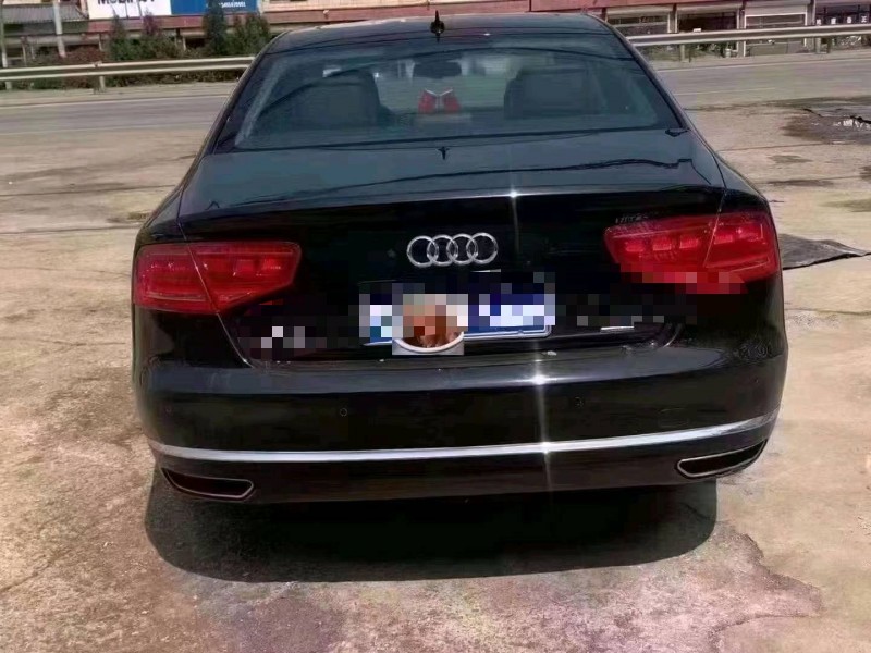 北京12年奥迪A8L8