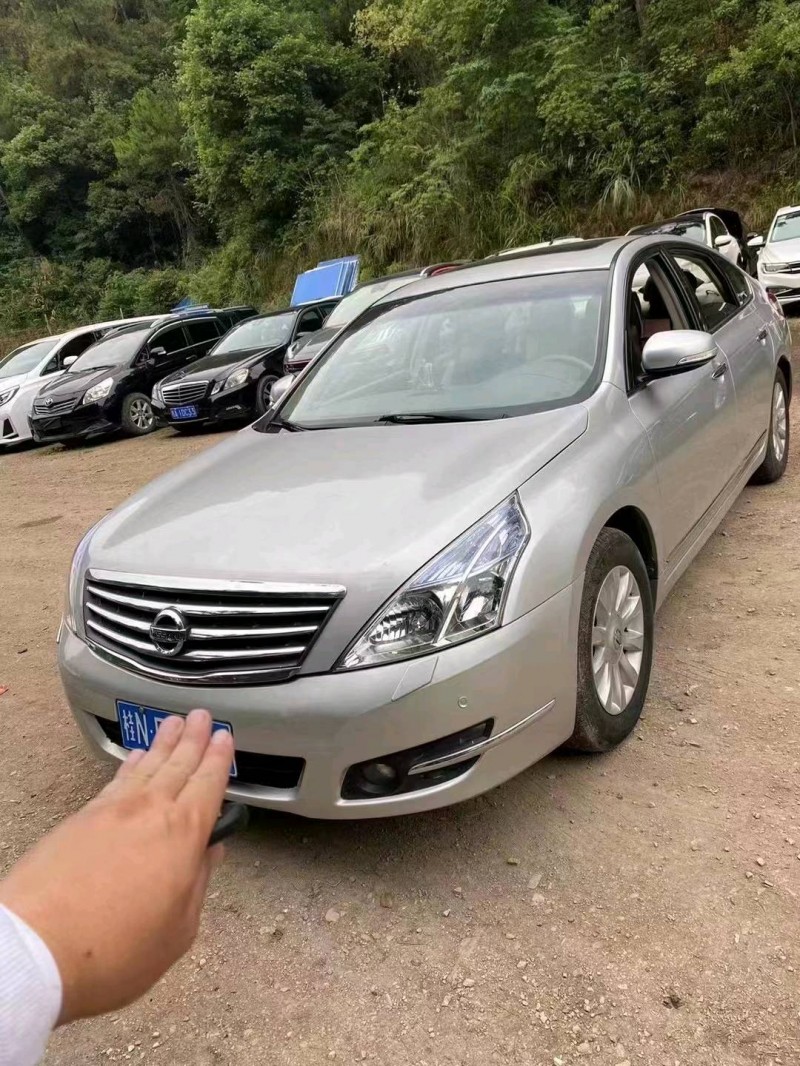 防城港10年日產天籟2