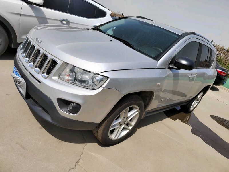 邢臺12年Jeep指南者3