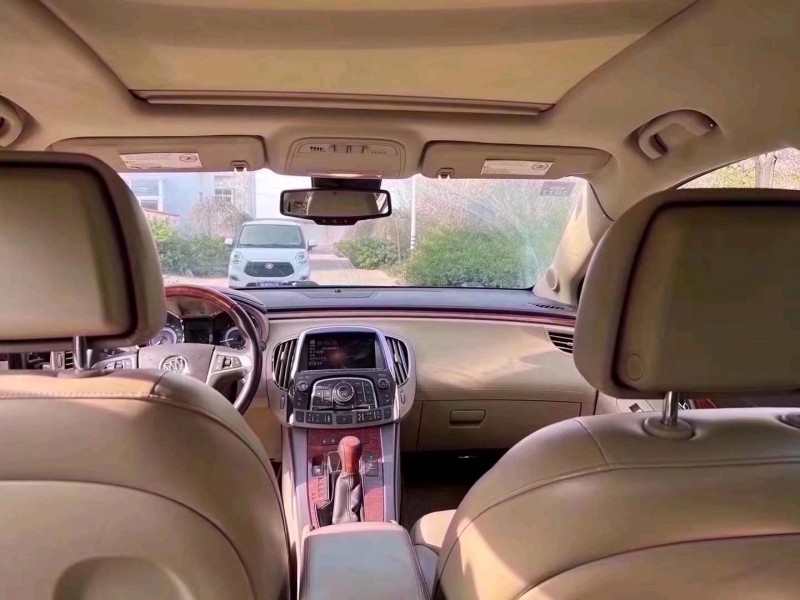 烟台11年别克君越4