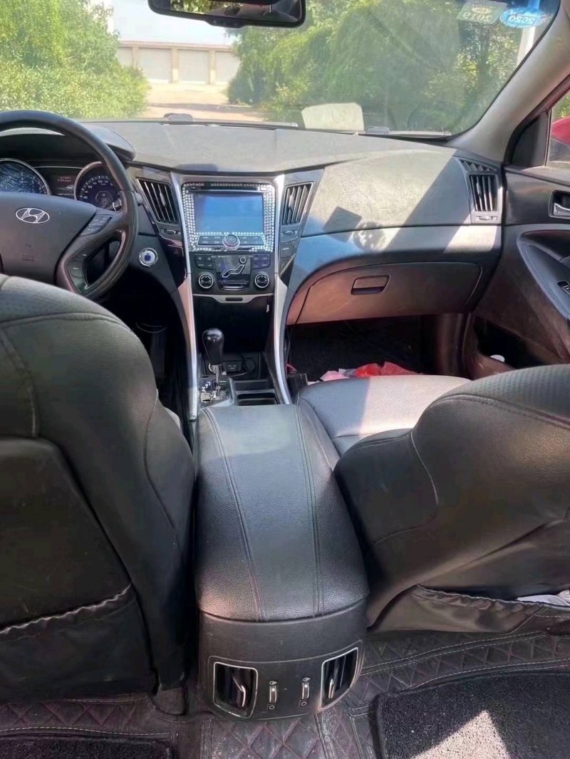 潍坊11年现代索纳塔八6