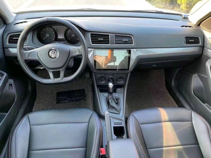 潍坊19年大众朗逸8