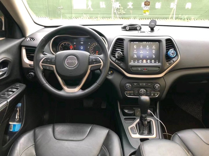 徐州17年Jeep自由光5