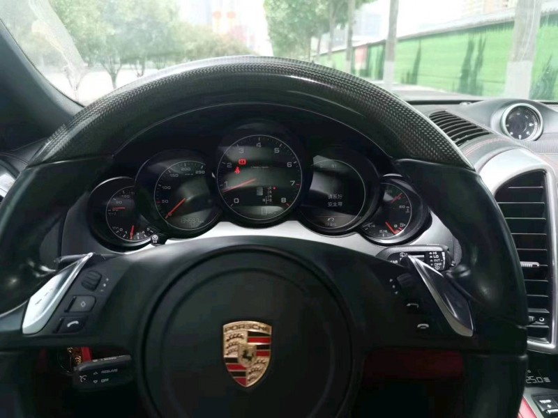 延安14年保時捷卡宴2