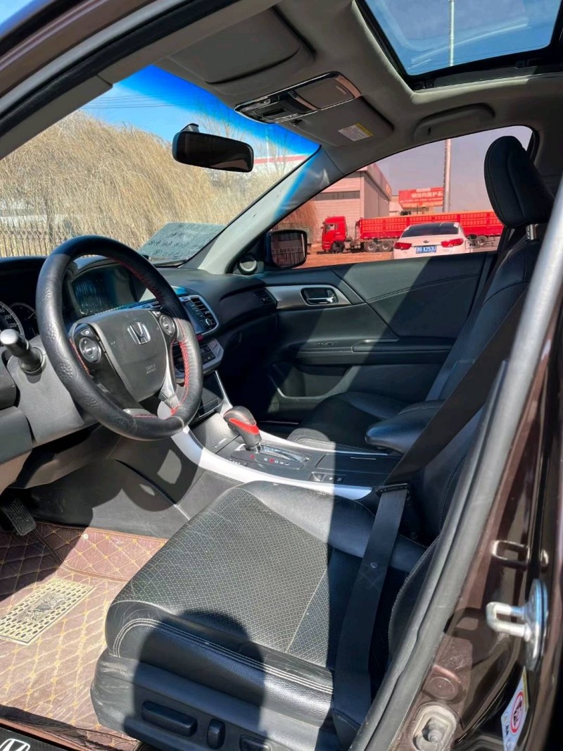 沈阳14年本田雅阁3